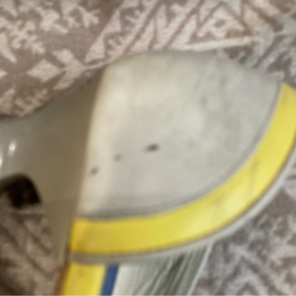 JOHN FLUEVOG Sz 7.5 Arigato 09 Taupe and Yellow Low Heel Slip On Shoes - Picture 4 of 13